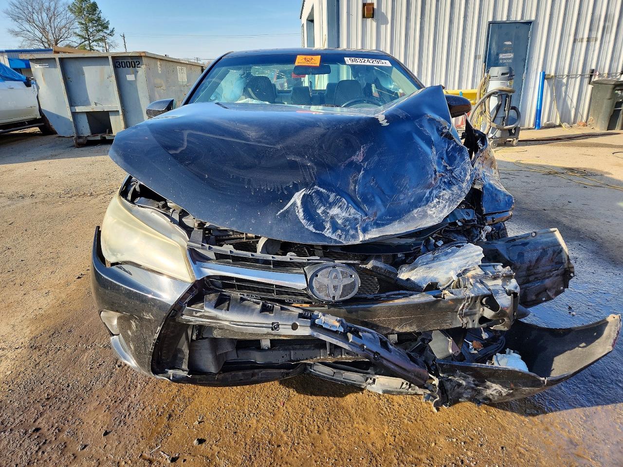 2015 TOYOTA CAMRY SE photo 5