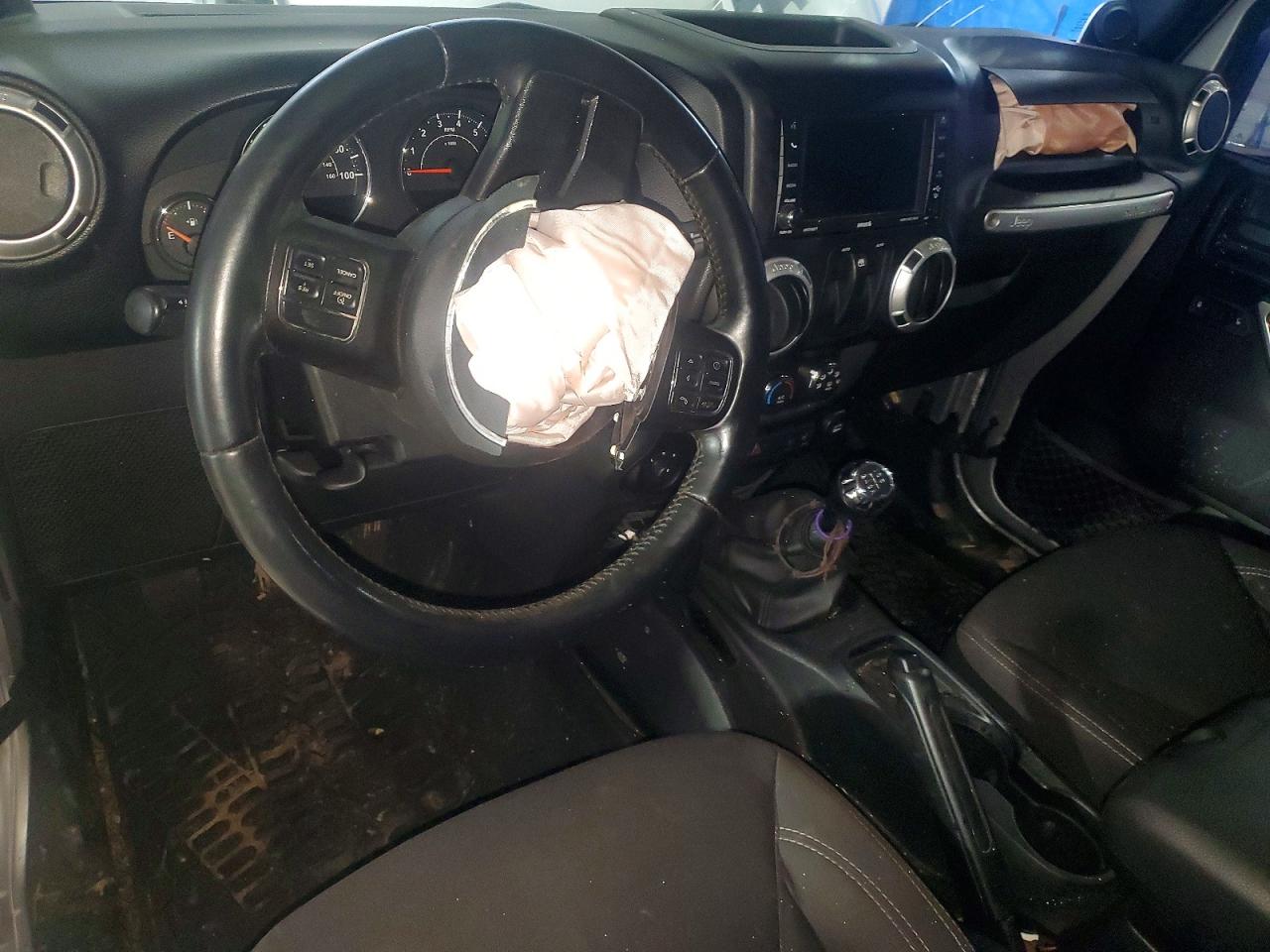 2013 JEEP WRANGLER SAHARA photo 8