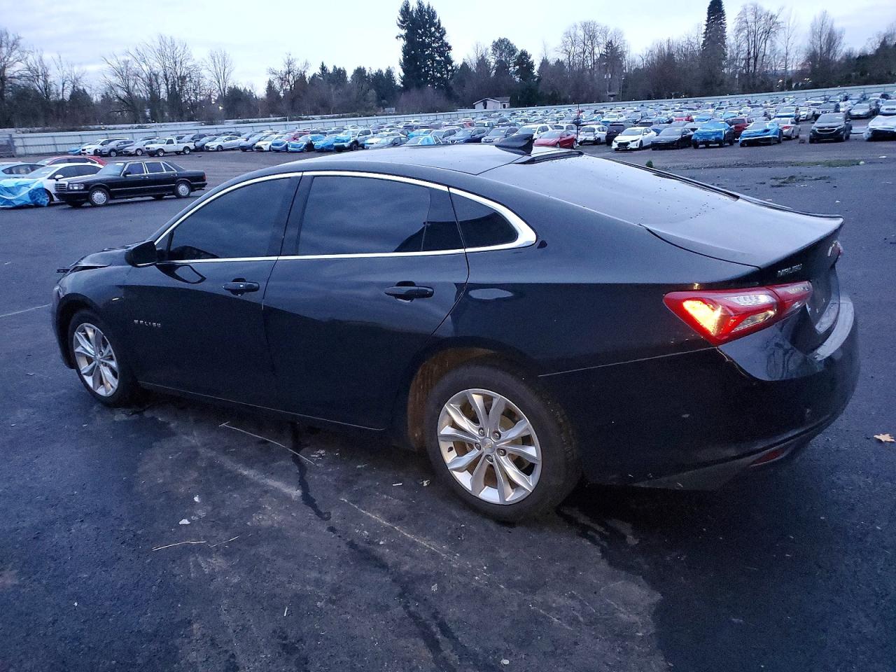2022 CHEVROLET MALIBU LT photo 2