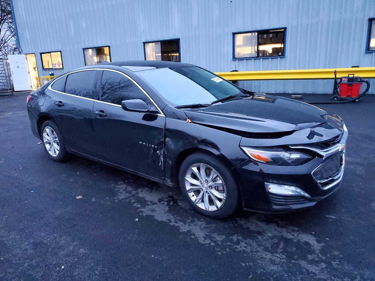 2022 CHEVROLET MALIBU LT photo 4