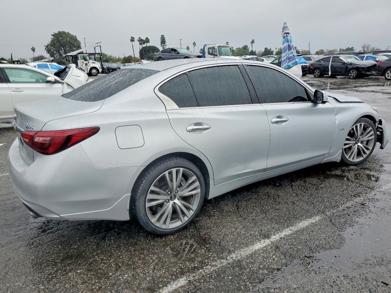 2018 INFINITI Q50 LUXE photo 3