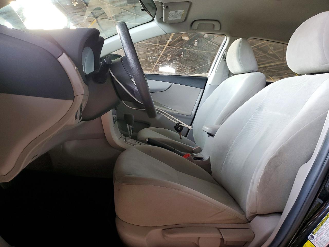 2011 TOYOTA COROLLA BASE photo 7