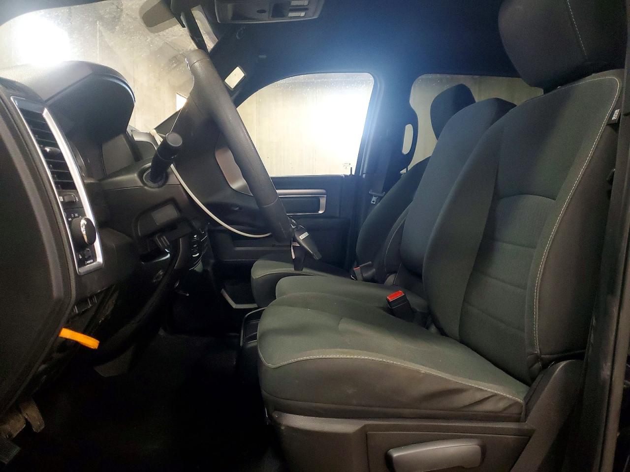 2022 RAM 1500 CLASSIC SLT photo 7