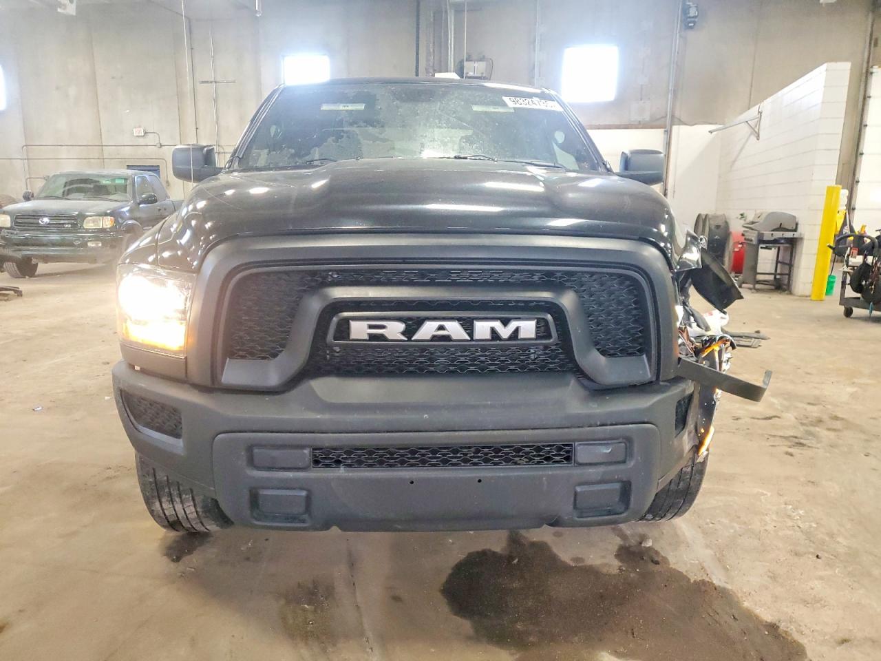 2022 RAM 1500 CLASSIC SLT photo 5