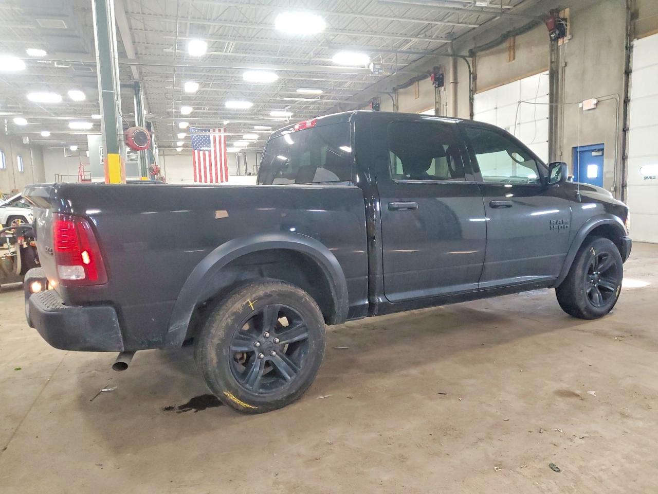 2022 RAM 1500 CLASSIC SLT photo 3