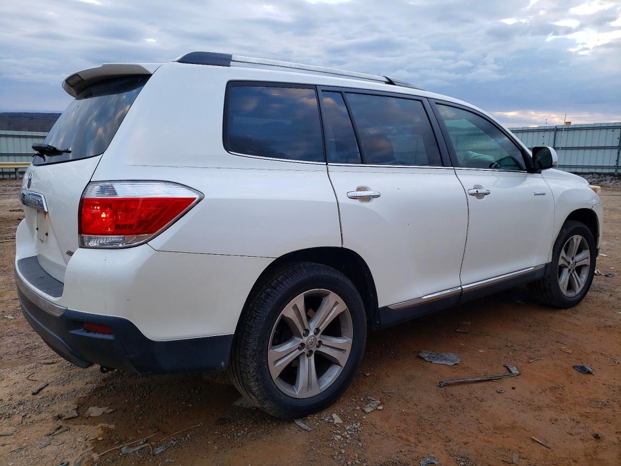 2013 TOYOTA HIGHLANDER LIMITED photo 3