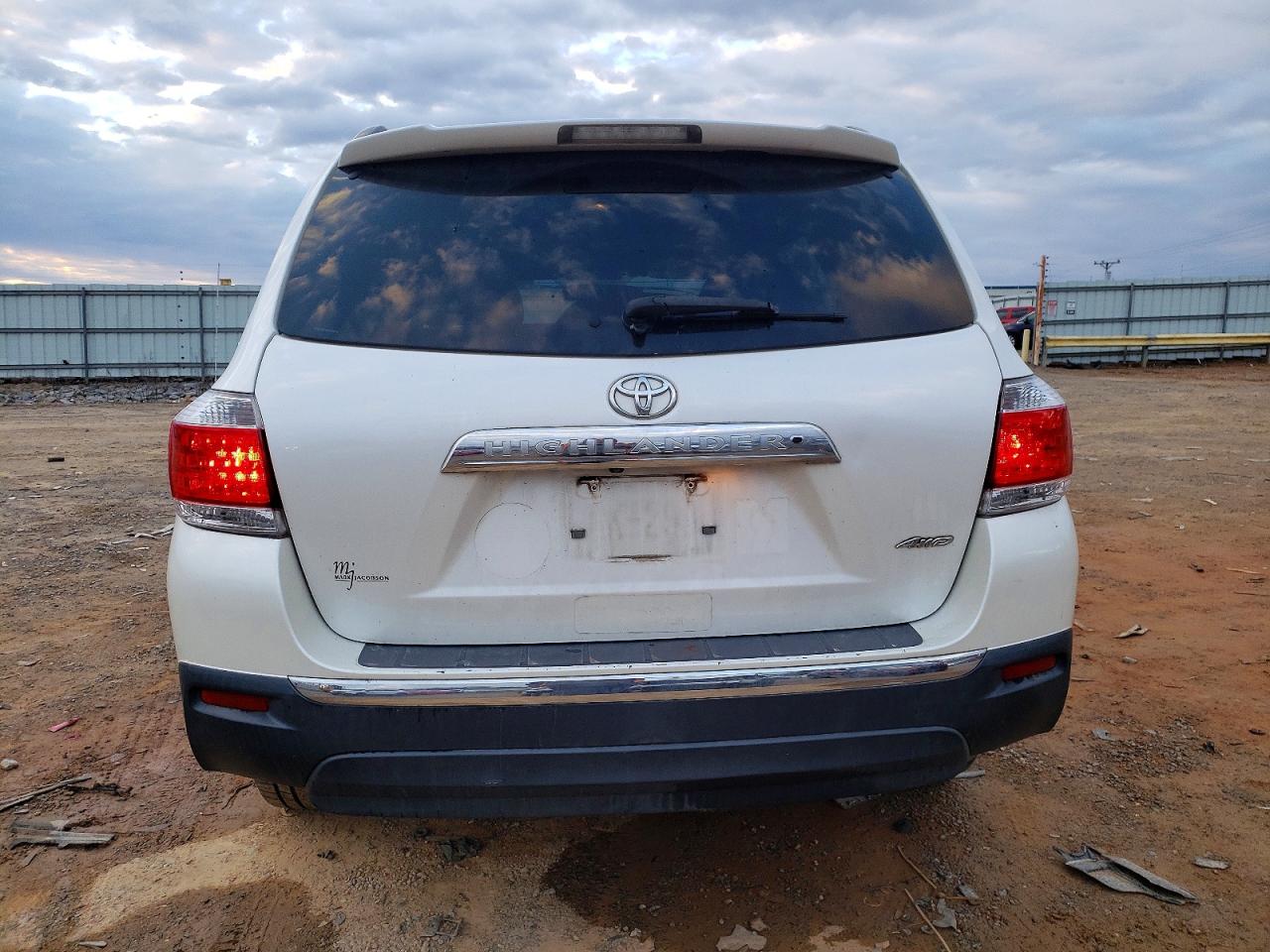 2013 TOYOTA HIGHLANDER LIMITED photo 6
