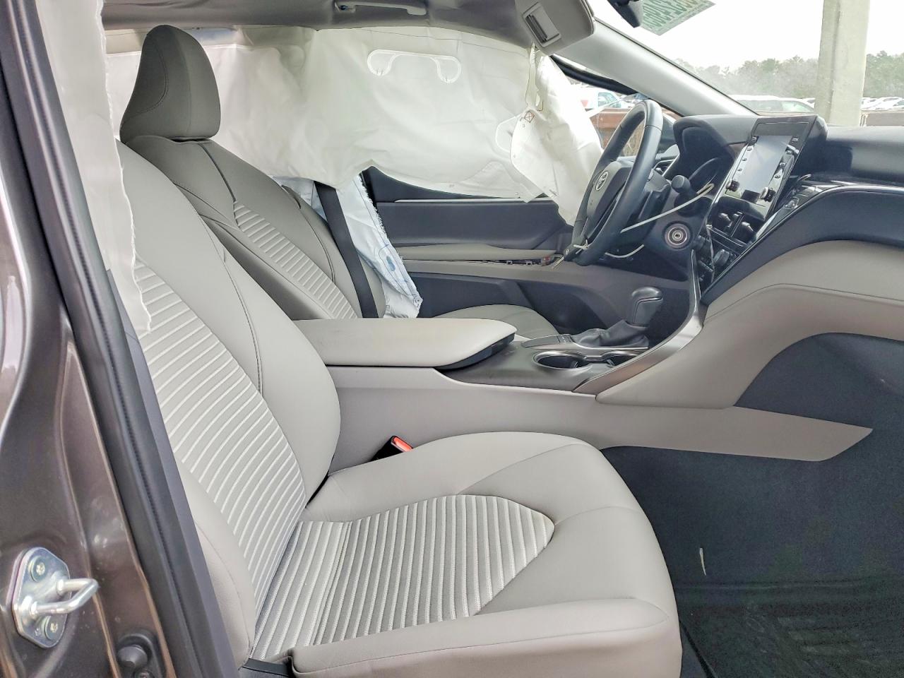 2024 TOYOTA CAMRY SE NIGHT SHADE photo 7