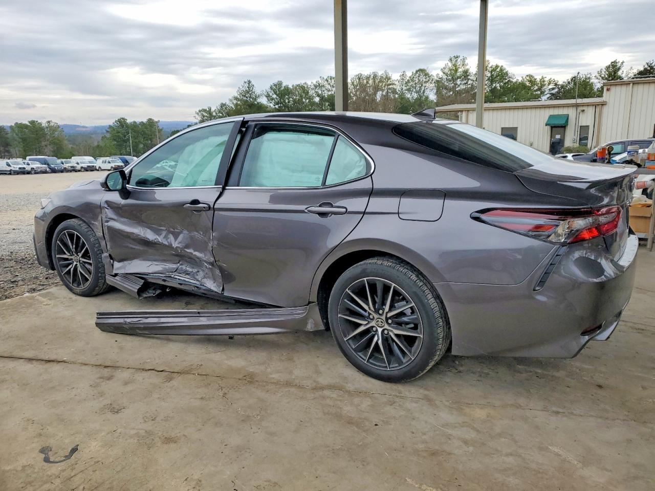 2024 TOYOTA CAMRY SE NIGHT SHADE photo 2