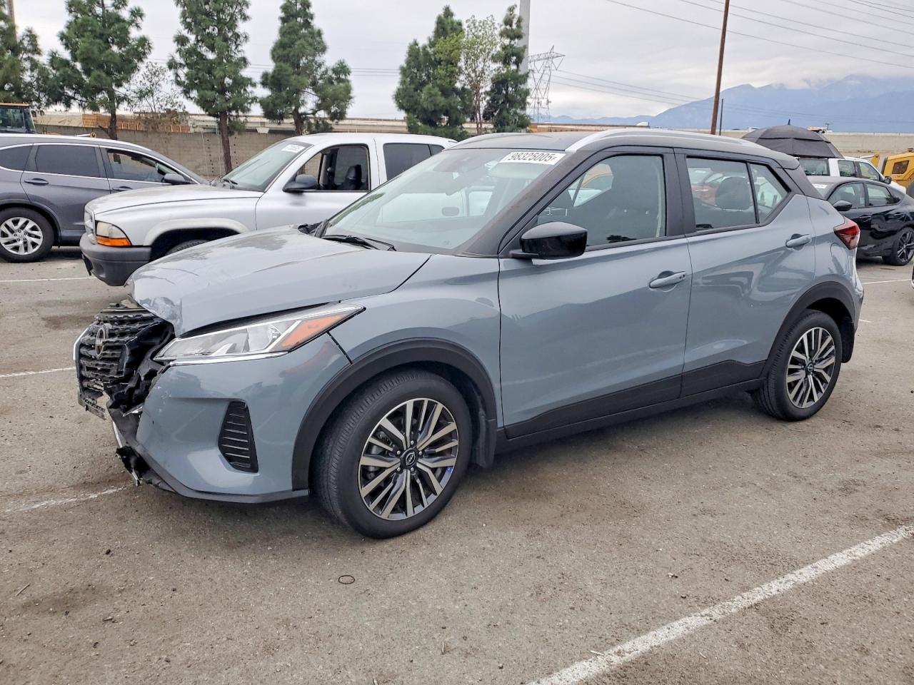 2023 NISSAN KICKS