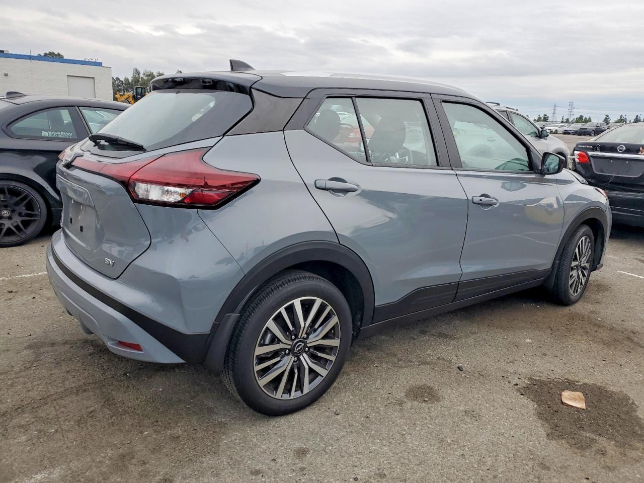 2023 NISSAN KICKS SV photo 3