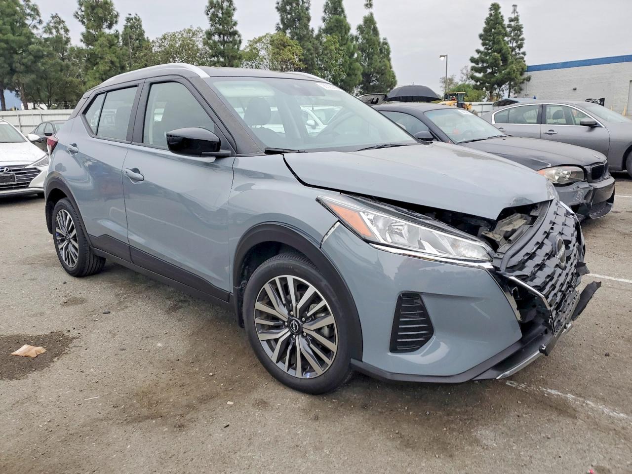2023 NISSAN KICKS SV photo 4