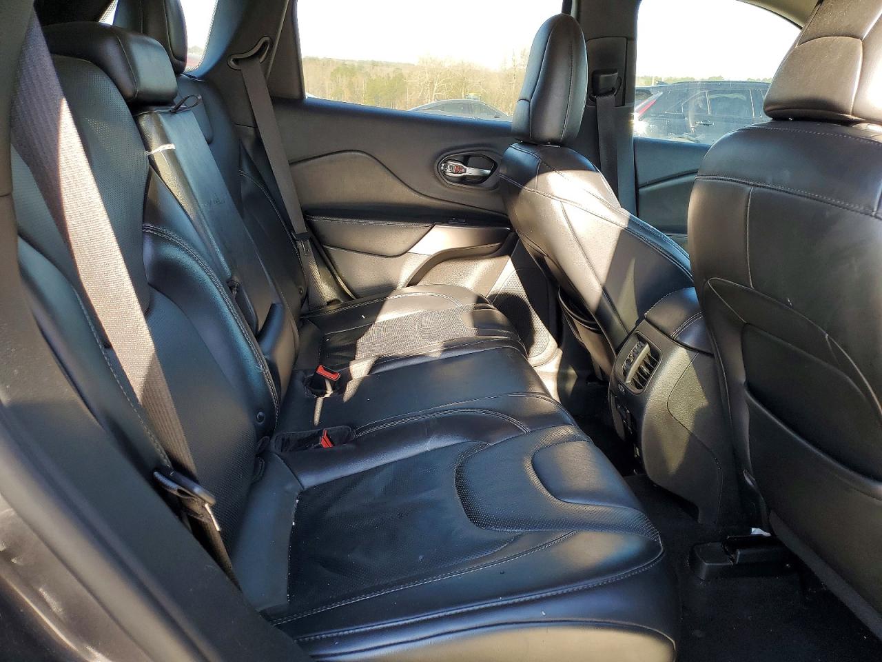 2019 JEEP CHEROKEE LIMITED photo 11