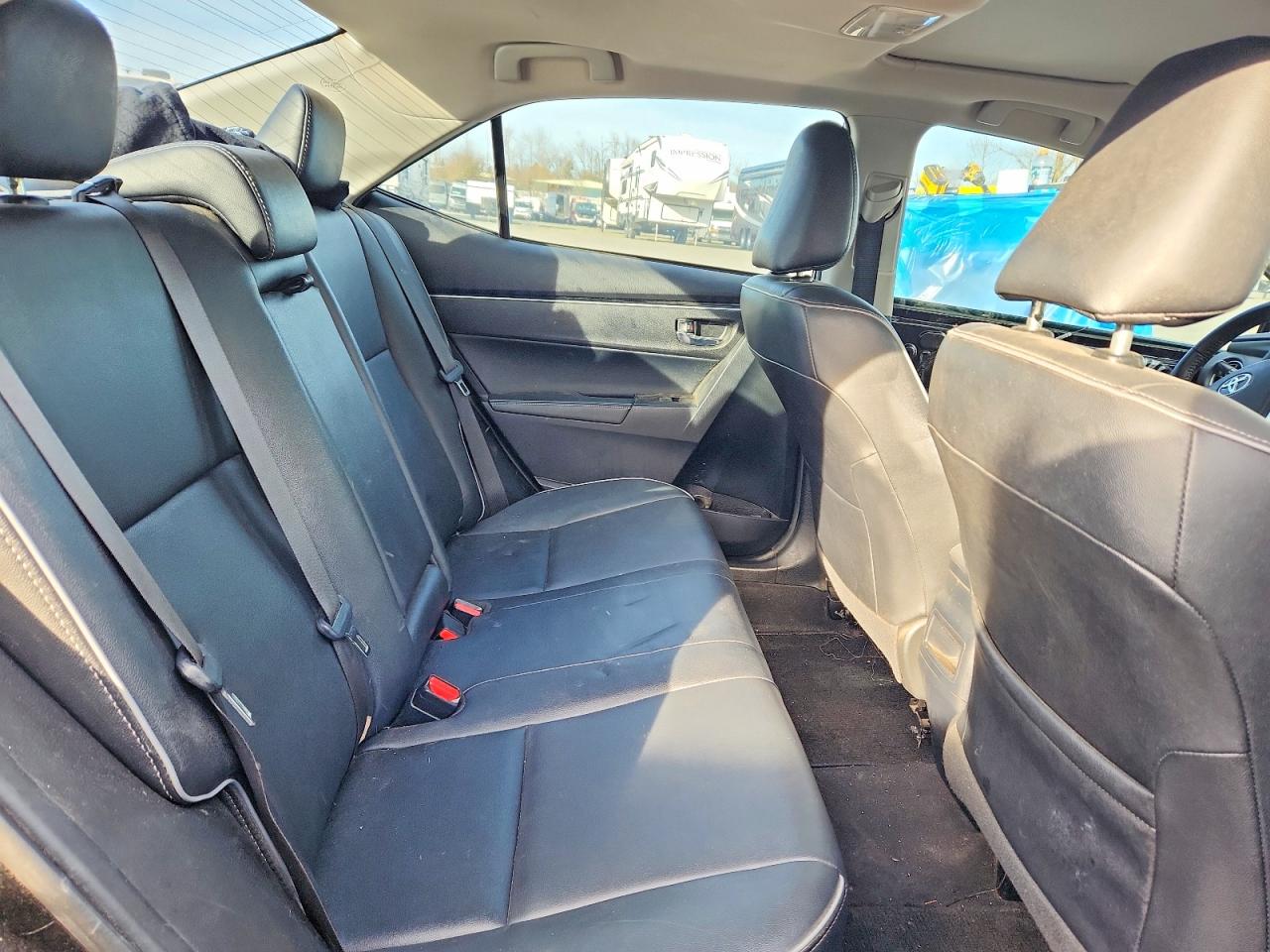 2018 TOYOTA COROLLA L photo 10