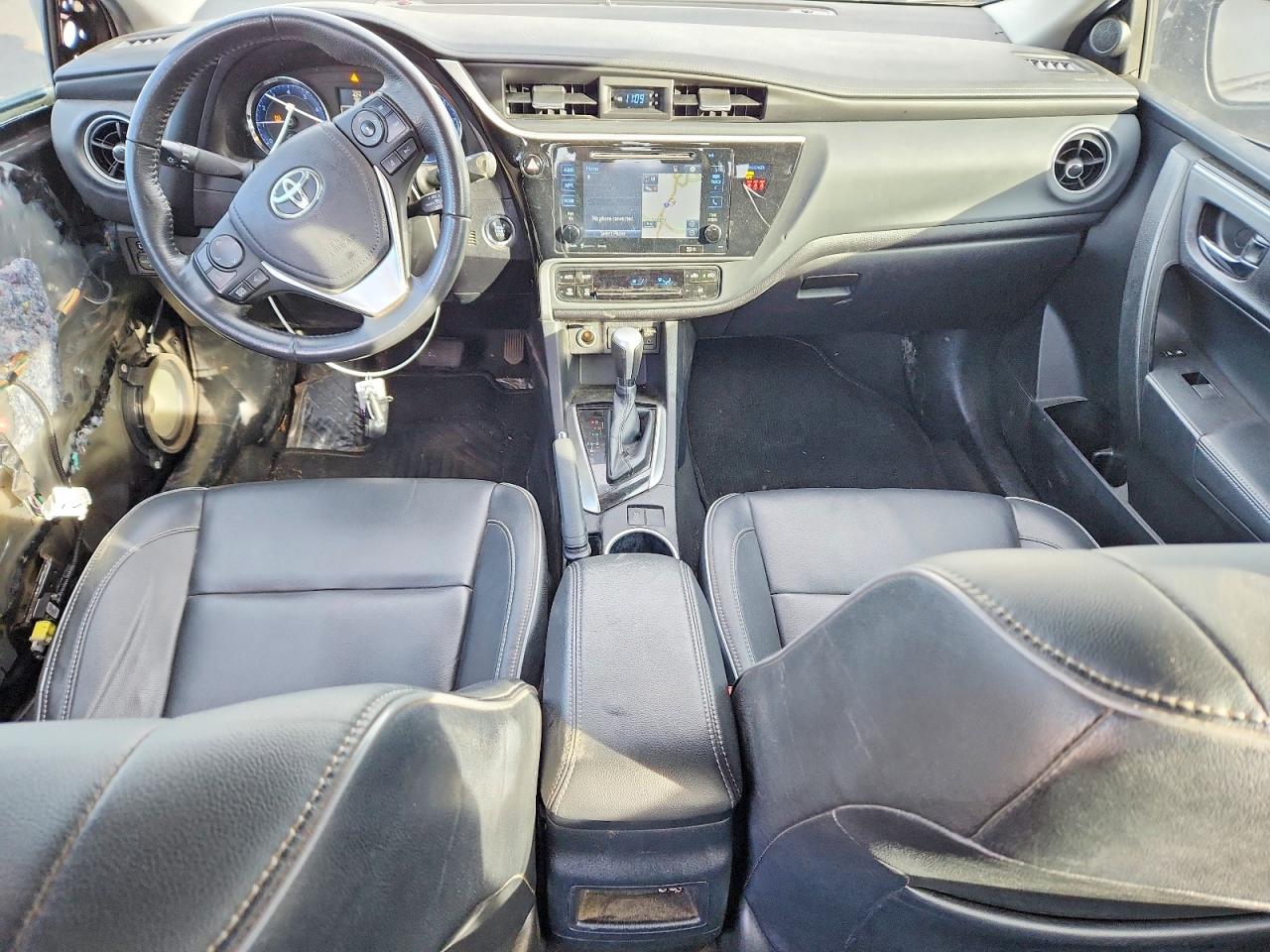 2018 TOYOTA COROLLA L photo 8