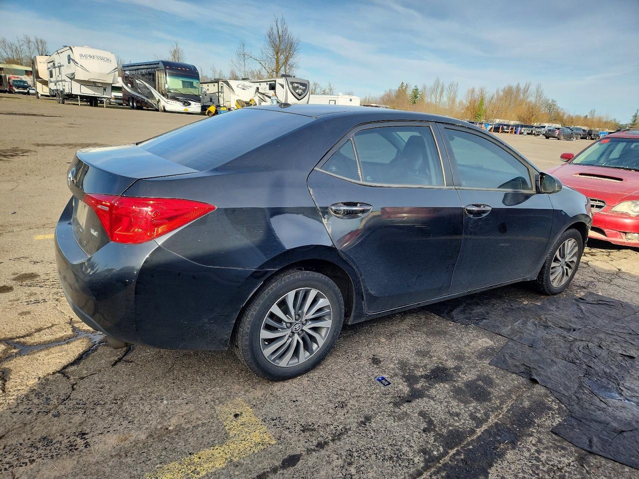 2018 TOYOTA COROLLA L photo 3
