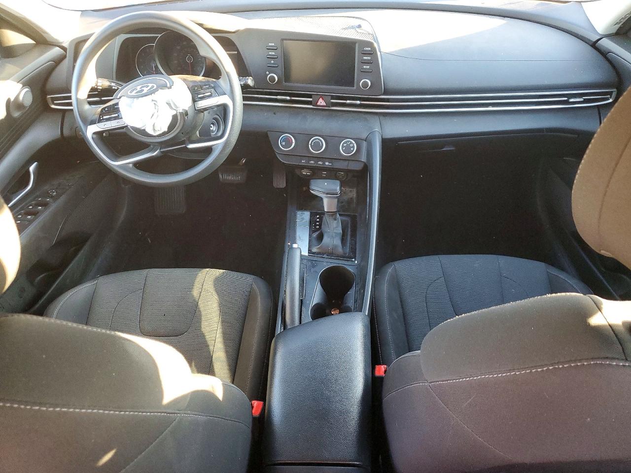 2021 HYUNDAI ELANTRA SE photo 8