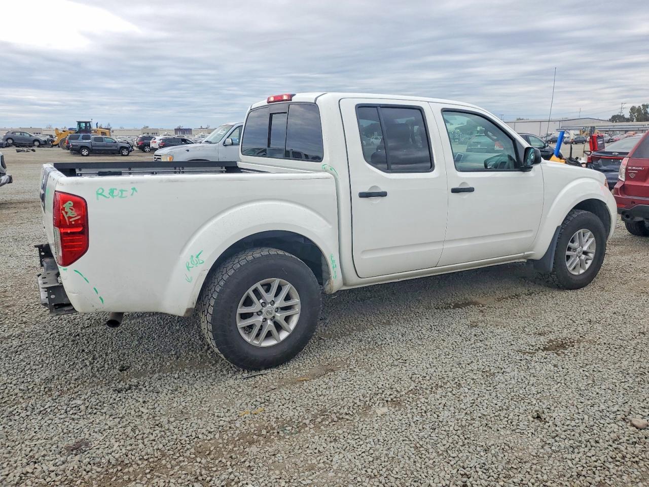 2019 NISSAN FRONTIER S photo 3