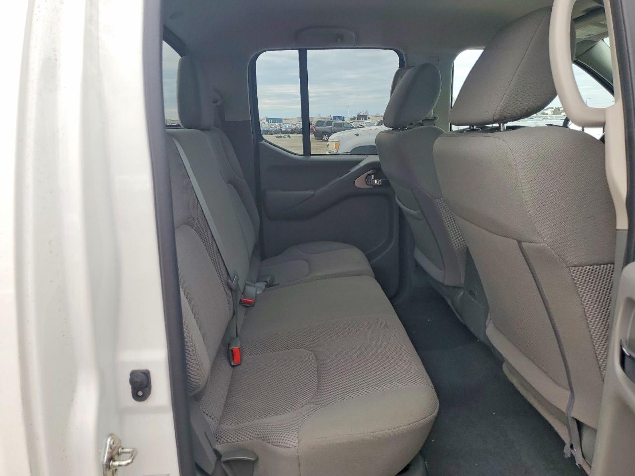 2019 NISSAN FRONTIER S photo 10