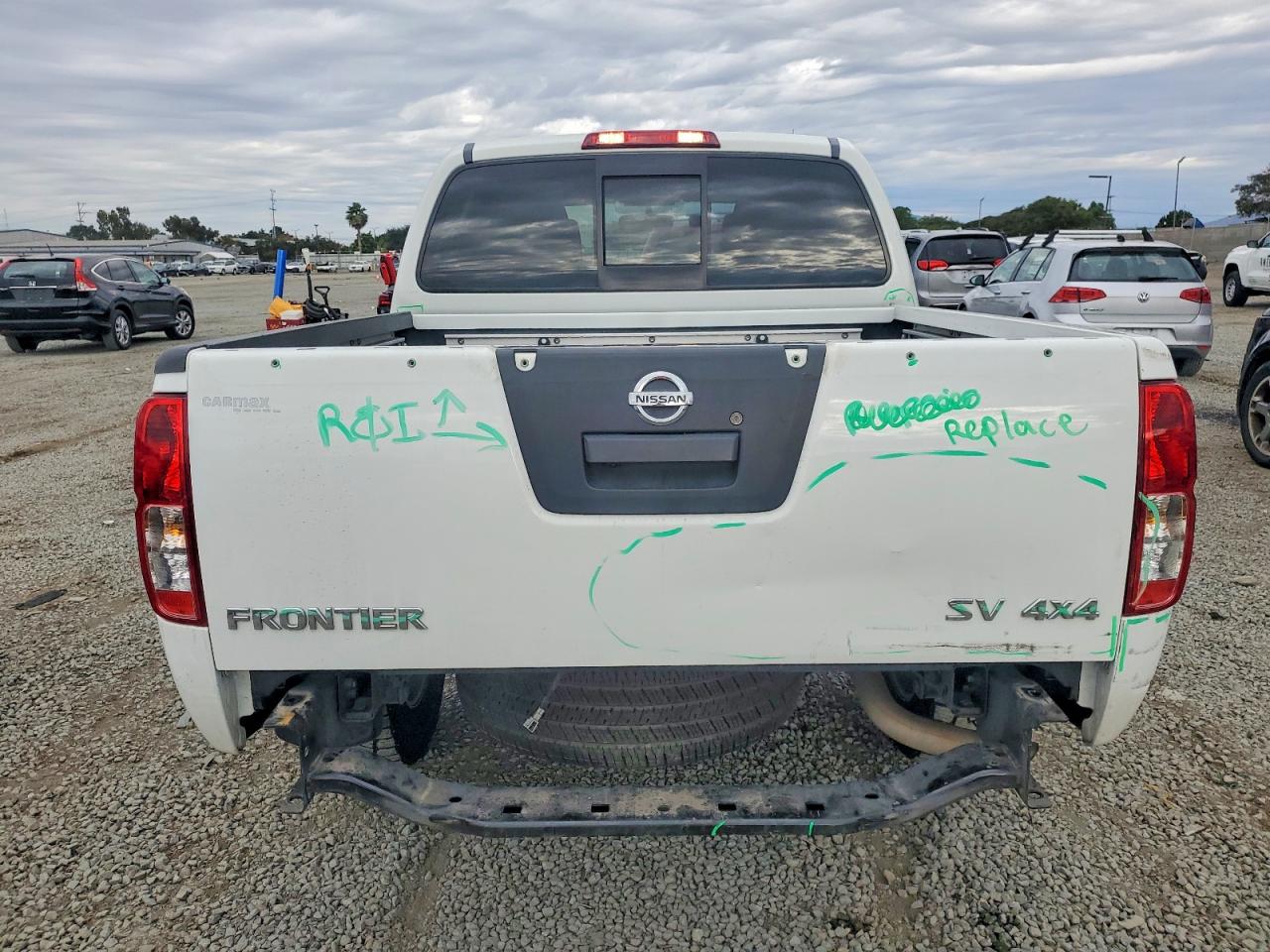 2019 NISSAN FRONTIER S photo 6