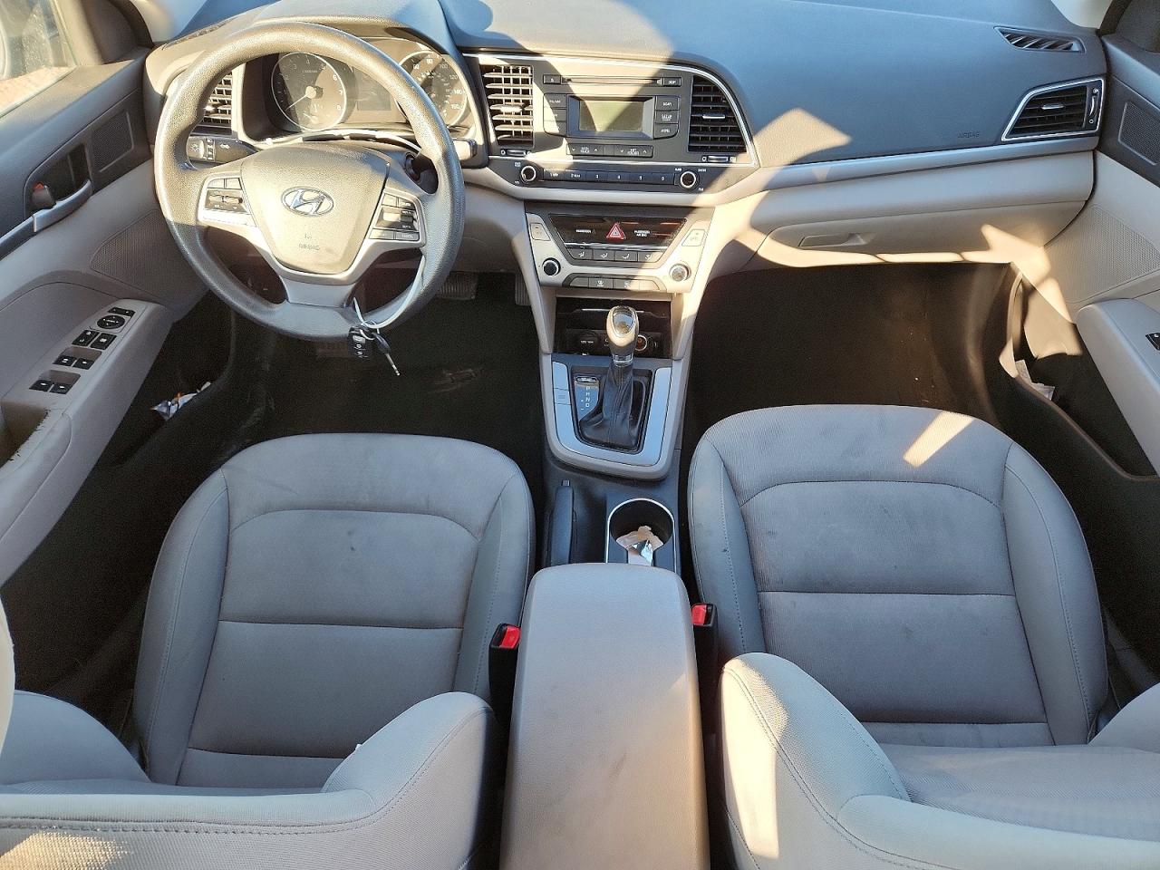 2017 HYUNDAI ELANTRA SE photo 8