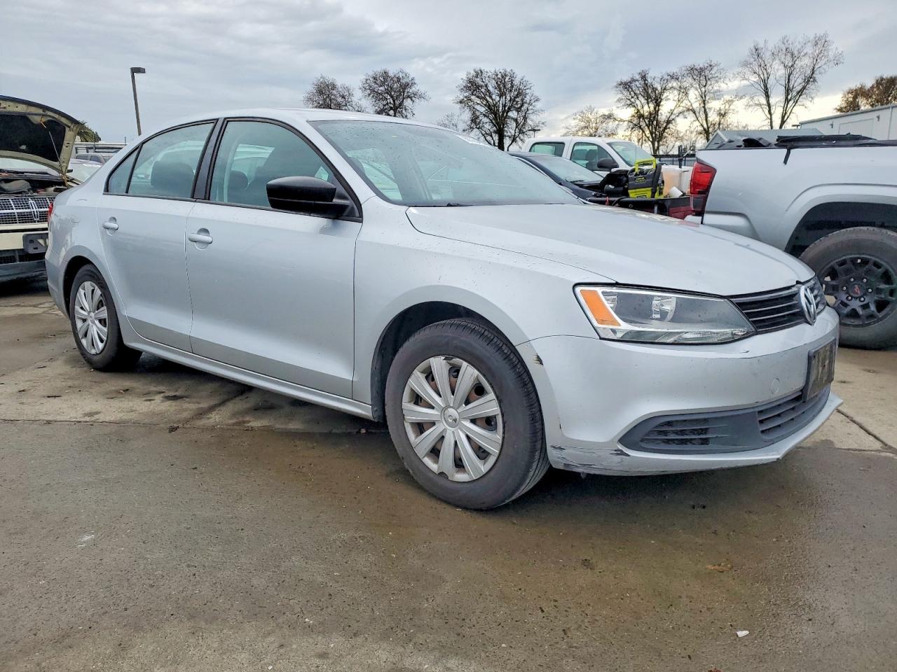 2012 VOLKSWAGEN JETTA BASE photo 4