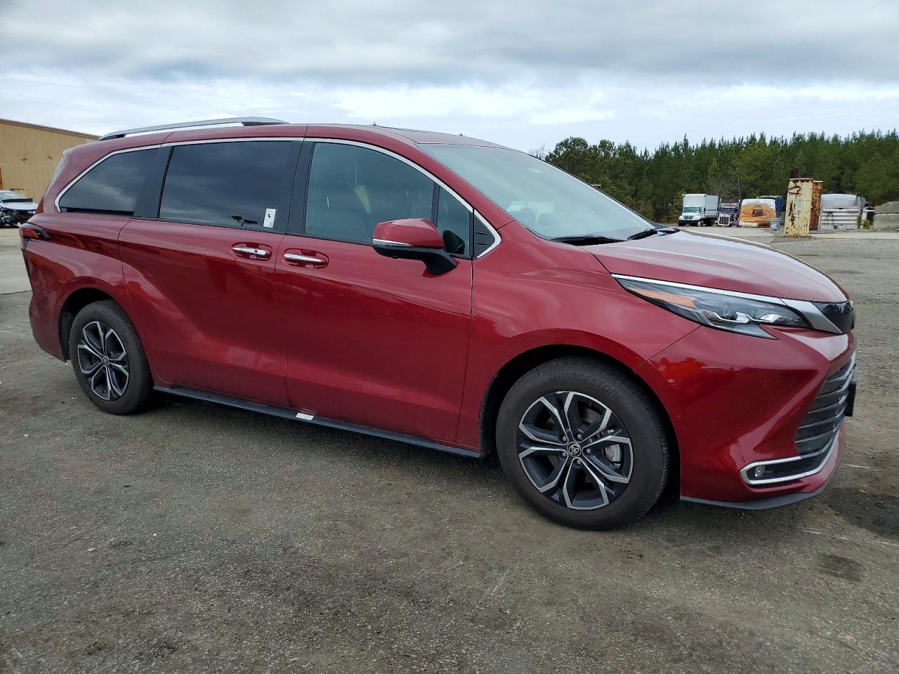 2025 TOYOTA SIENNA LIMITED photo 4