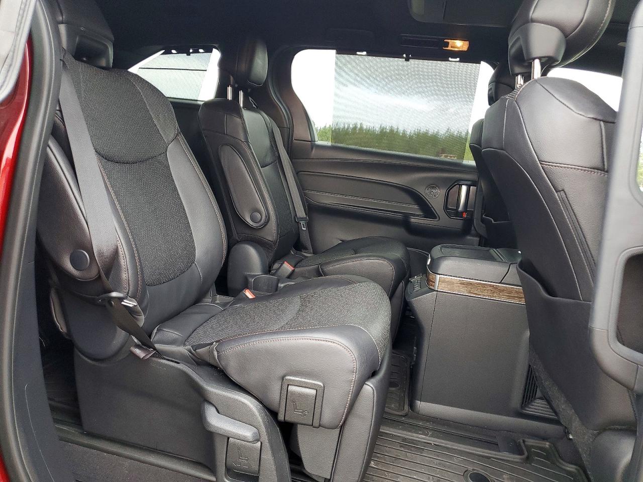 2025 TOYOTA SIENNA LIMITED photo 11