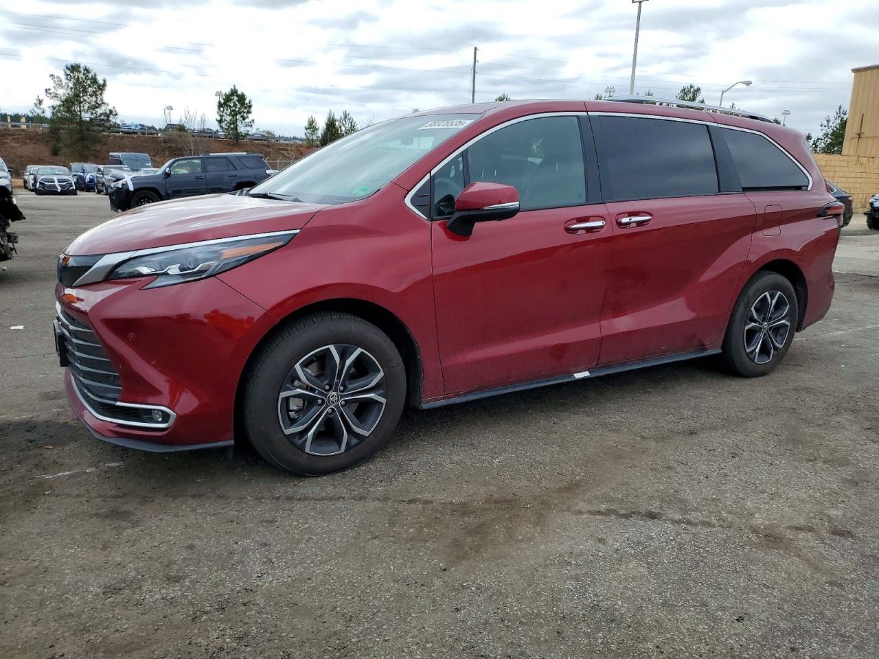 2025 TOYOTA SIENNA