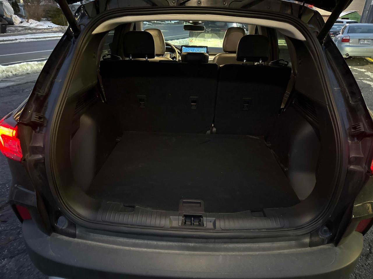 2025 FORD ESCAPE PLATINUM photo 9