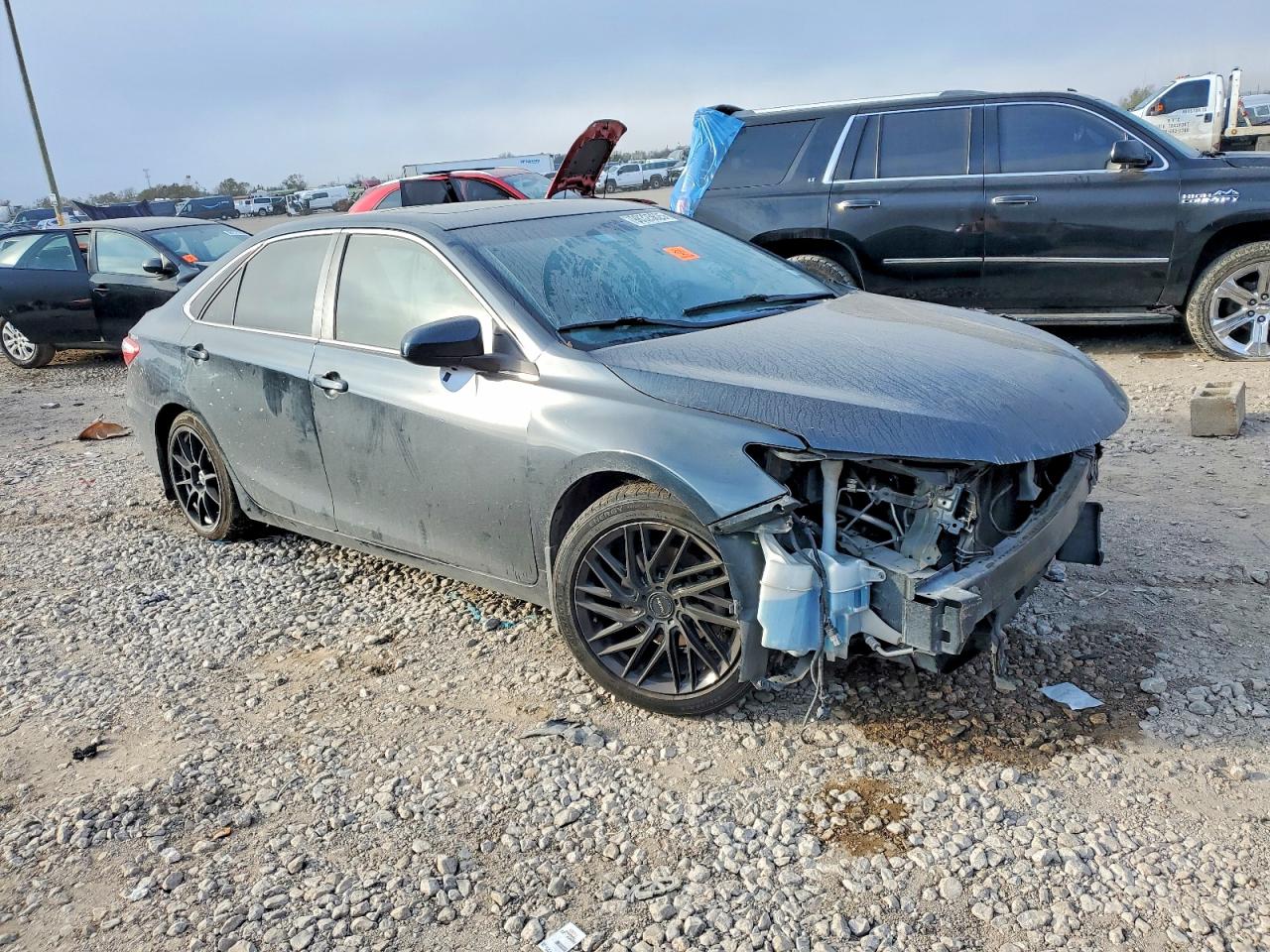 2017 TOYOTA CAMRY XSE photo 4