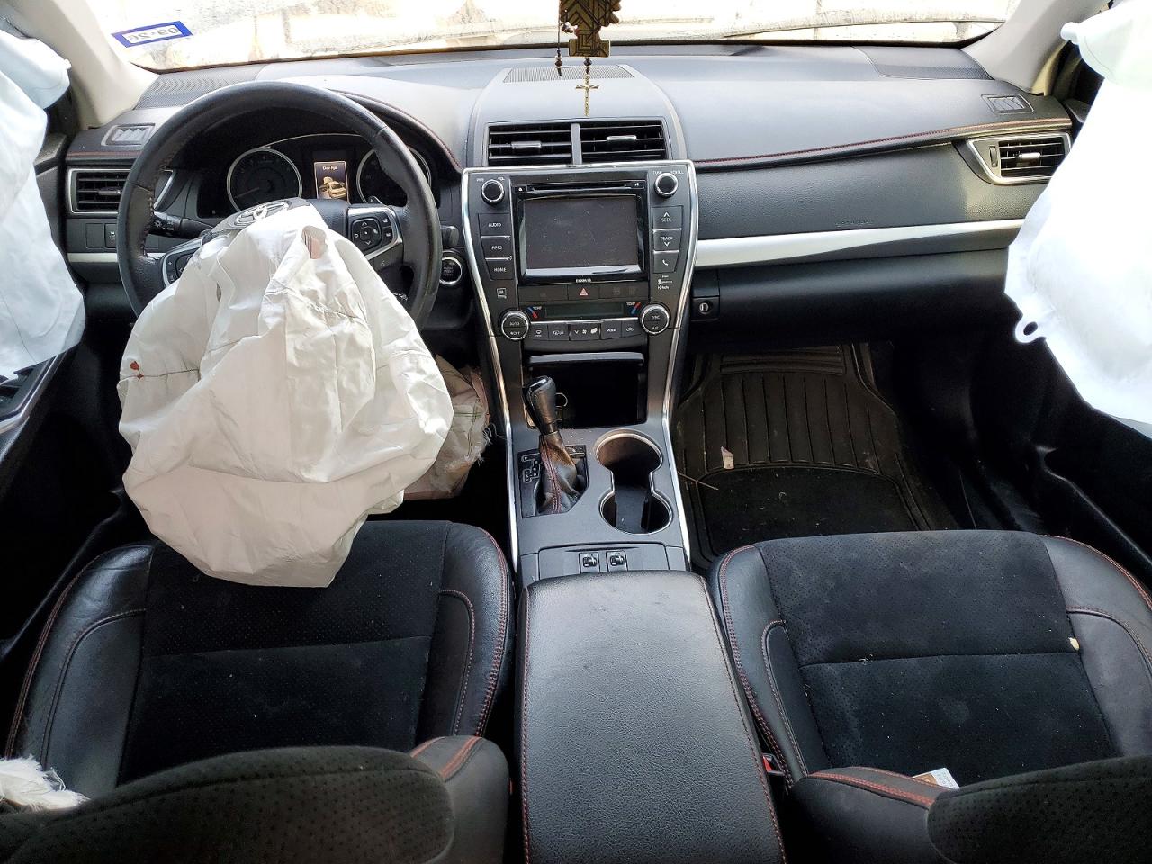2017 TOYOTA CAMRY XSE photo 8