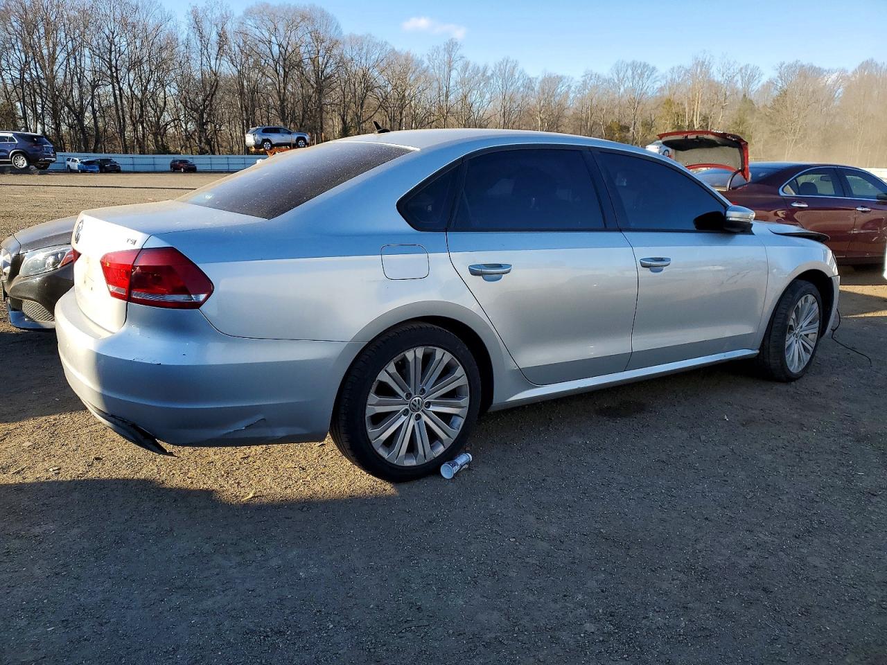 2014 VOLKSWAGEN PASSAT S photo 3