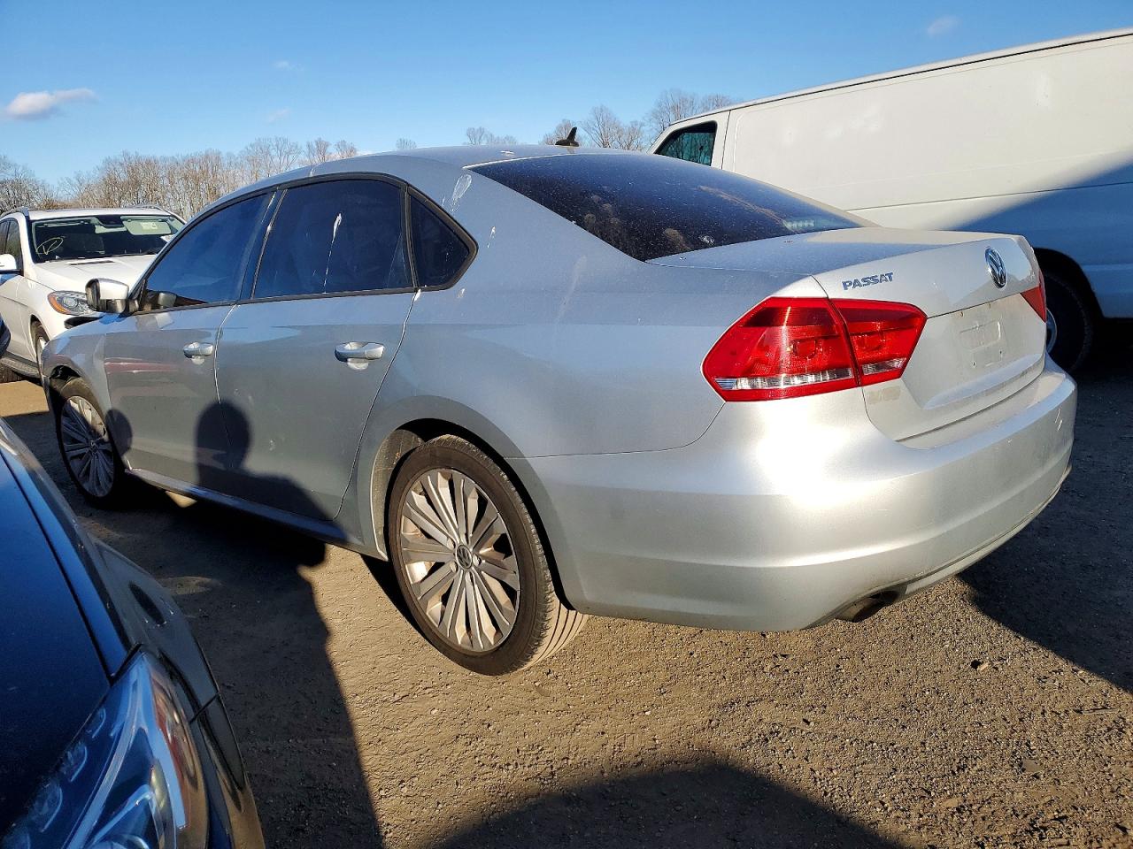 2014 VOLKSWAGEN PASSAT S photo 2