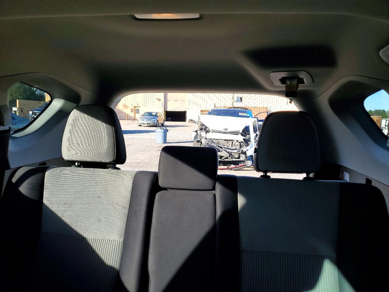 2015 TOYOTA RAV4 XLE photo 19