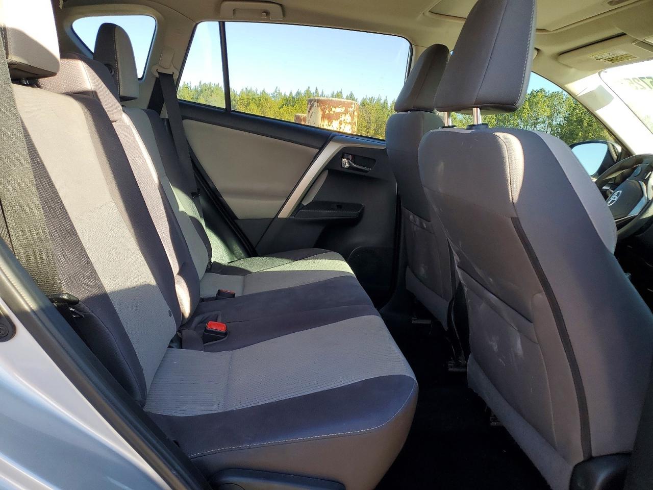 2015 TOYOTA RAV4 XLE photo 21