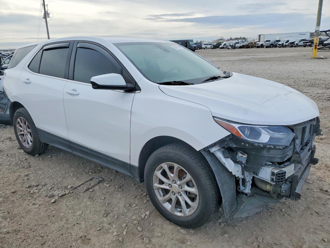 2020 CHEVROLET EQUINOX LT photo 4