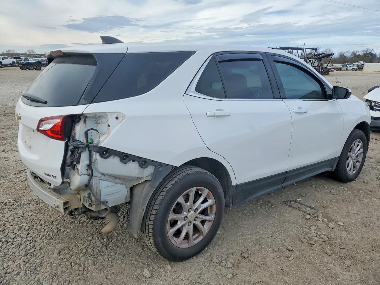 2020 CHEVROLET EQUINOX LT photo 3