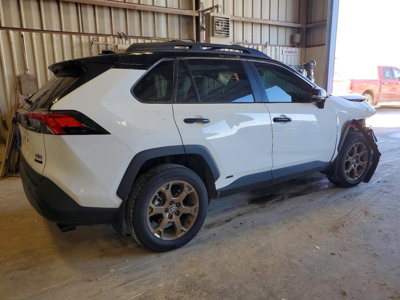 2024 TOYOTA RAV4 WOODLAND EDITION photo 3