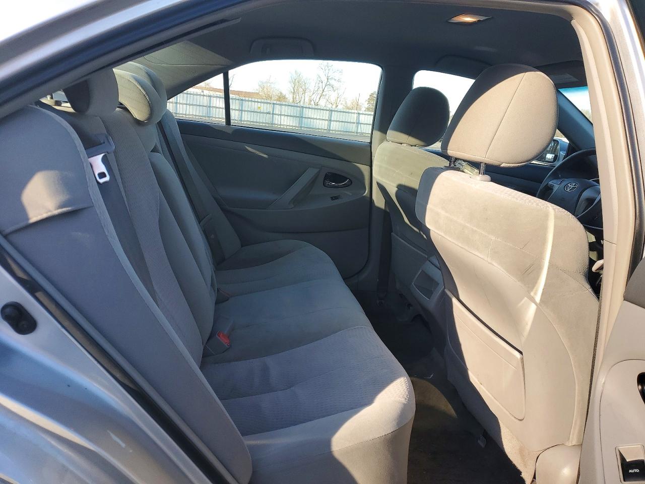 2011 TOYOTA CAMRY BASE photo 10