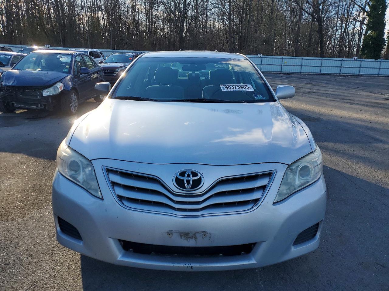 2011 TOYOTA CAMRY BASE photo 5