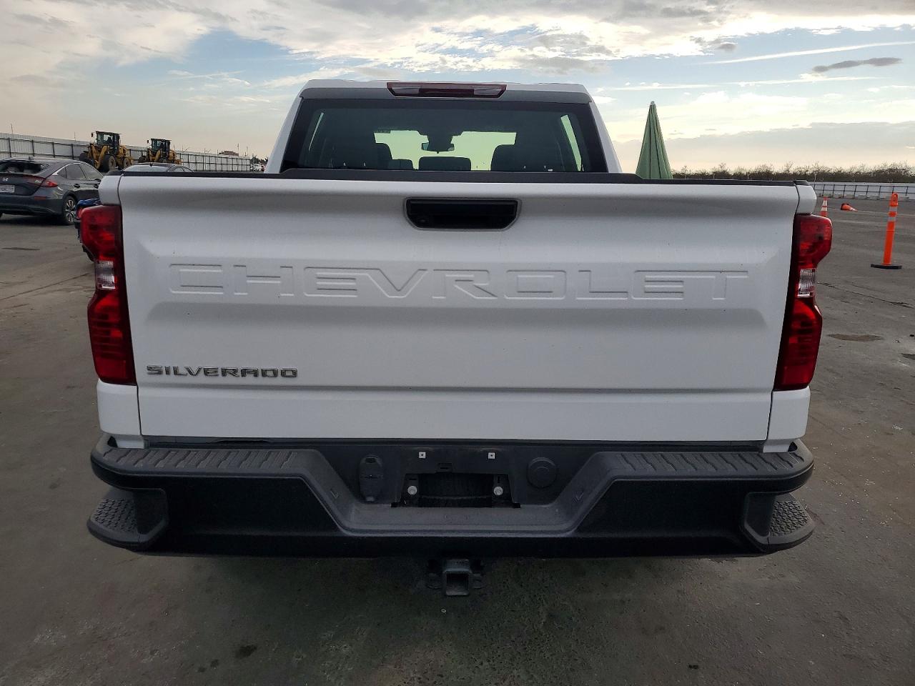 2024 CHEVROLET SILVERADO C1500 photo 6