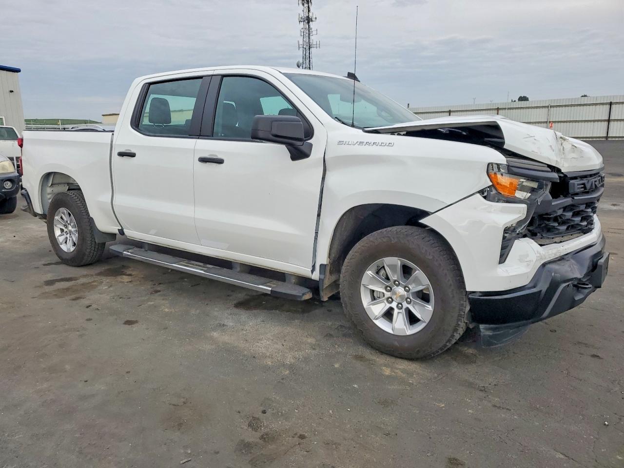 2024 CHEVROLET SILVERADO C1500 photo 4