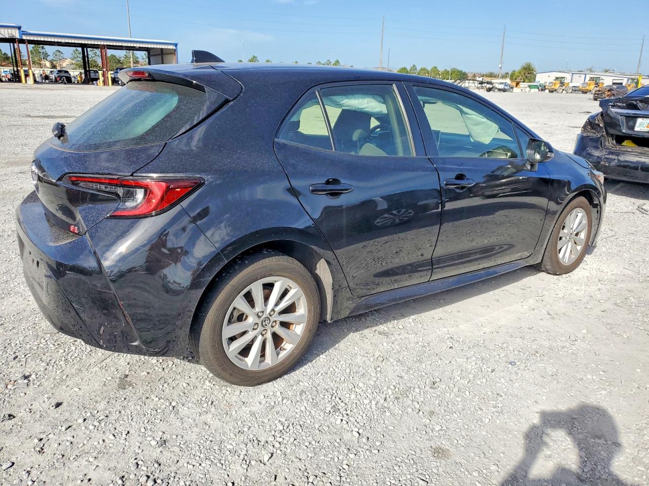 2023 TOYOTA COROLLA SE photo 3