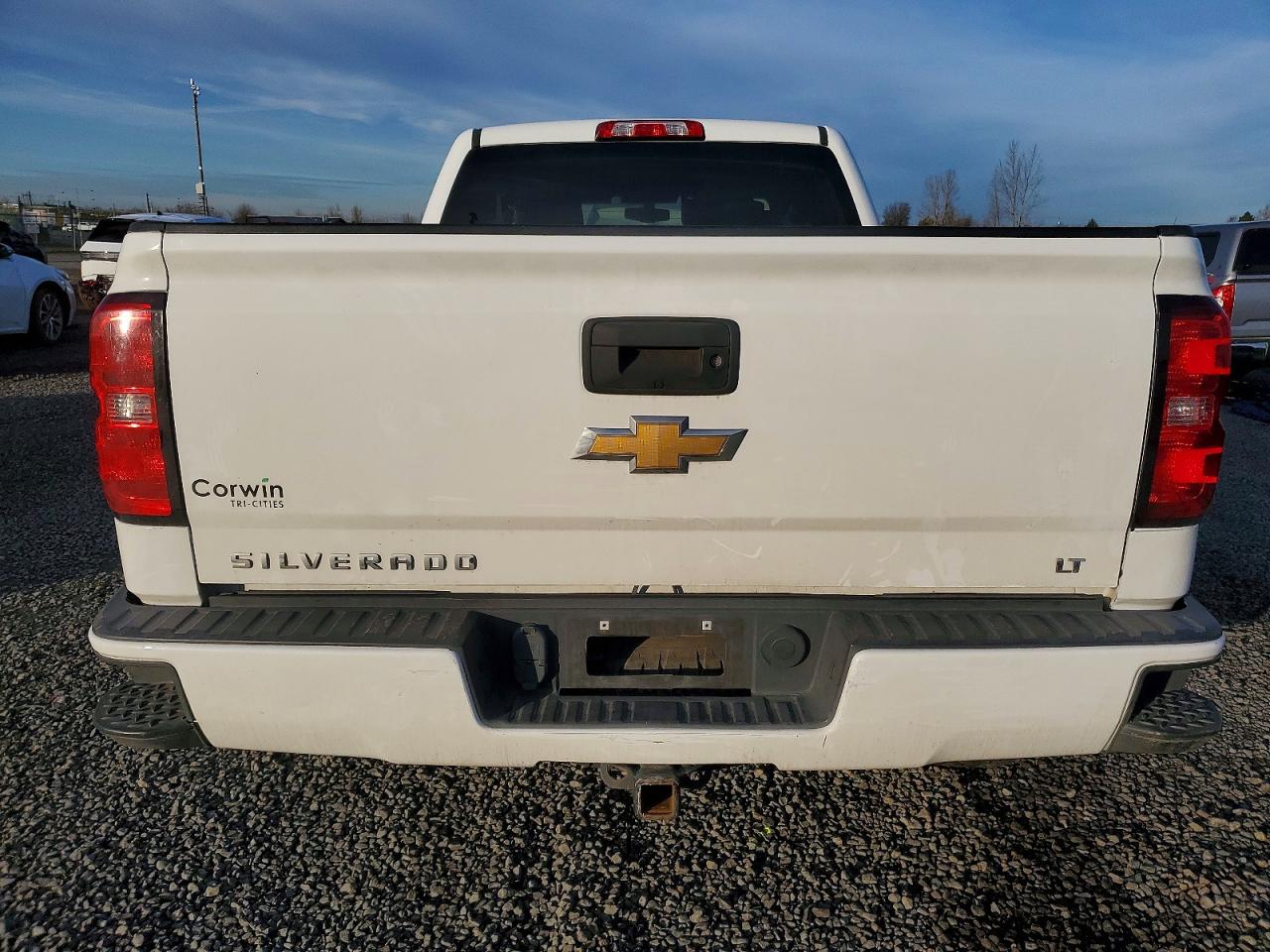 2018 CHEVROLET SILVERADO K1500 LT photo 6