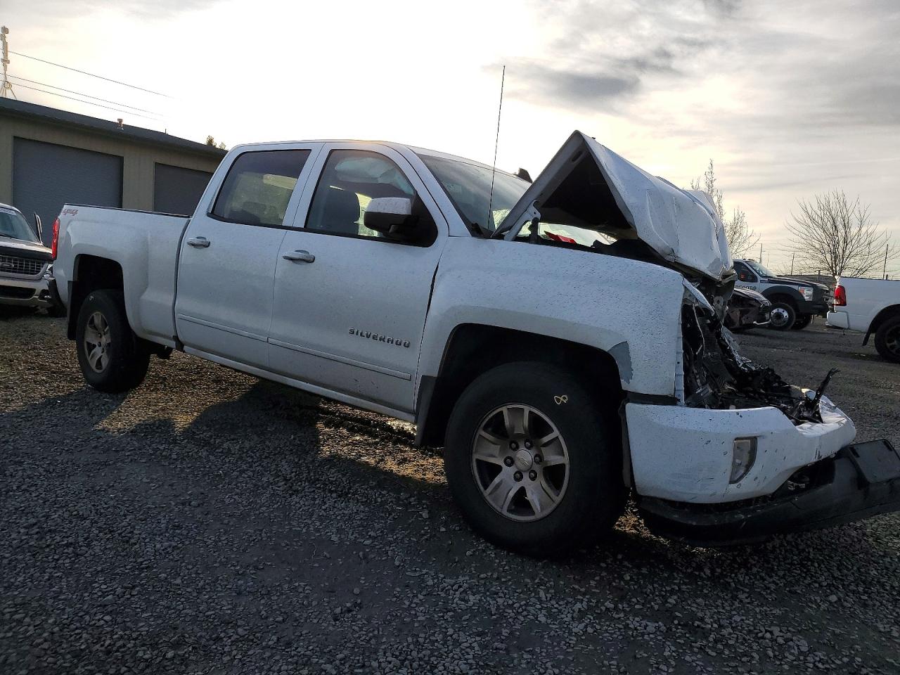 2018 CHEVROLET SILVERADO K1500 LT photo 4