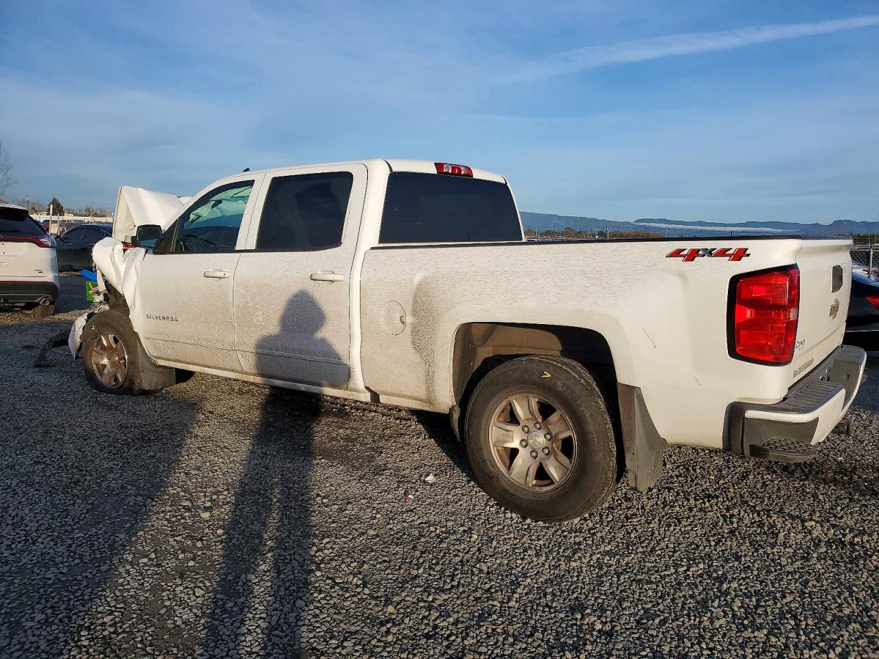2018 CHEVROLET SILVERADO K1500 LT photo 2