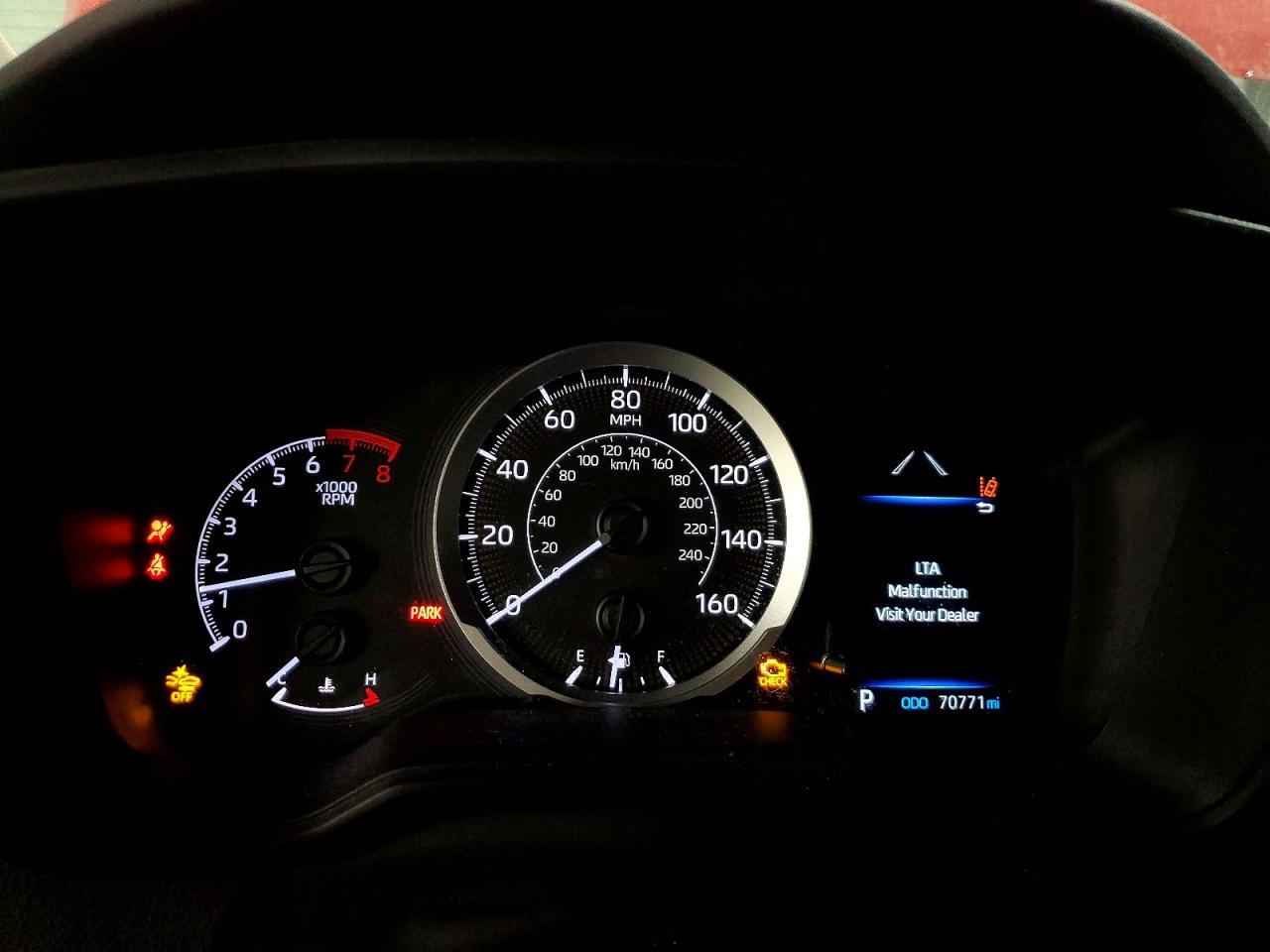 2021 TOYOTA COROLLA LE photo 9