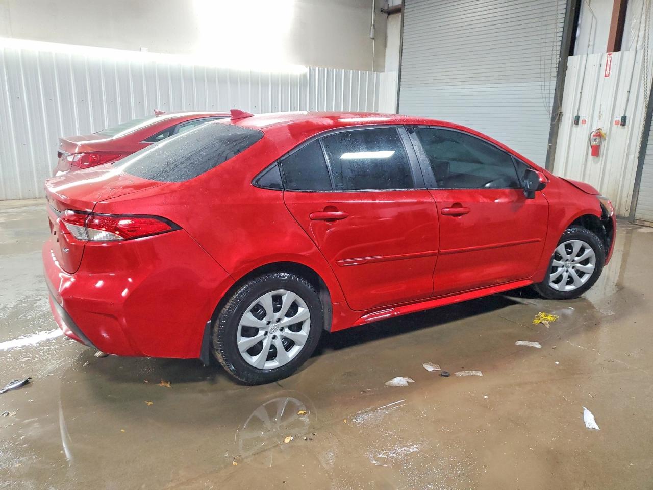2021 TOYOTA COROLLA LE photo 3