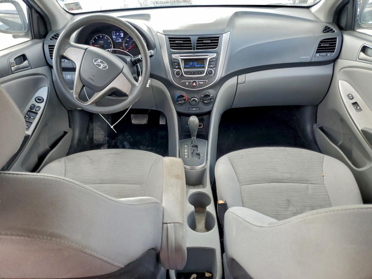 2017 HYUNDAI ACCENT SE photo 8